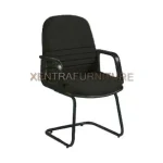 kursi kaki cantilever dengan sandaran tangan, warna kain hitam