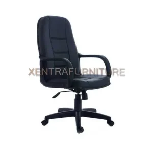 Kursi direktur Fantoni Neptunus bahan kulit oscar hitam